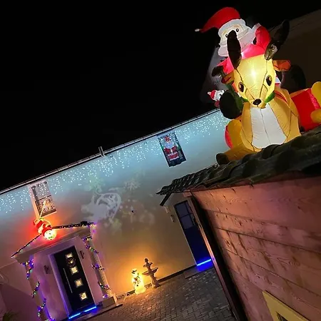 Kings Near Disneyland Reserved Only For Family With Kids فيلة