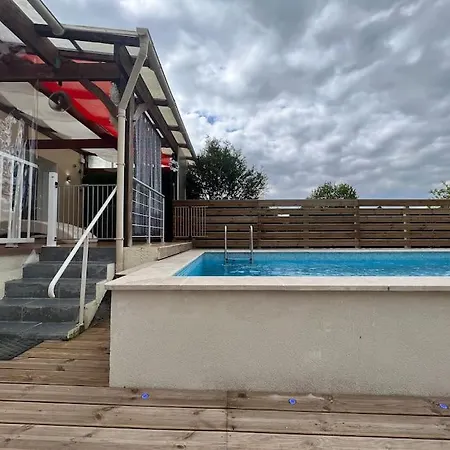 Kings Near Disneyland Reserved Only For Family With Kids Saint-Germain-sur-Morin